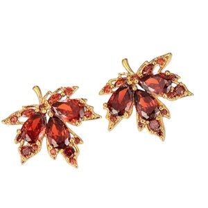 🍁Maple leaf stud earrings